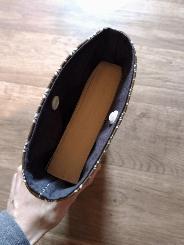 Pochette à livre de poche 