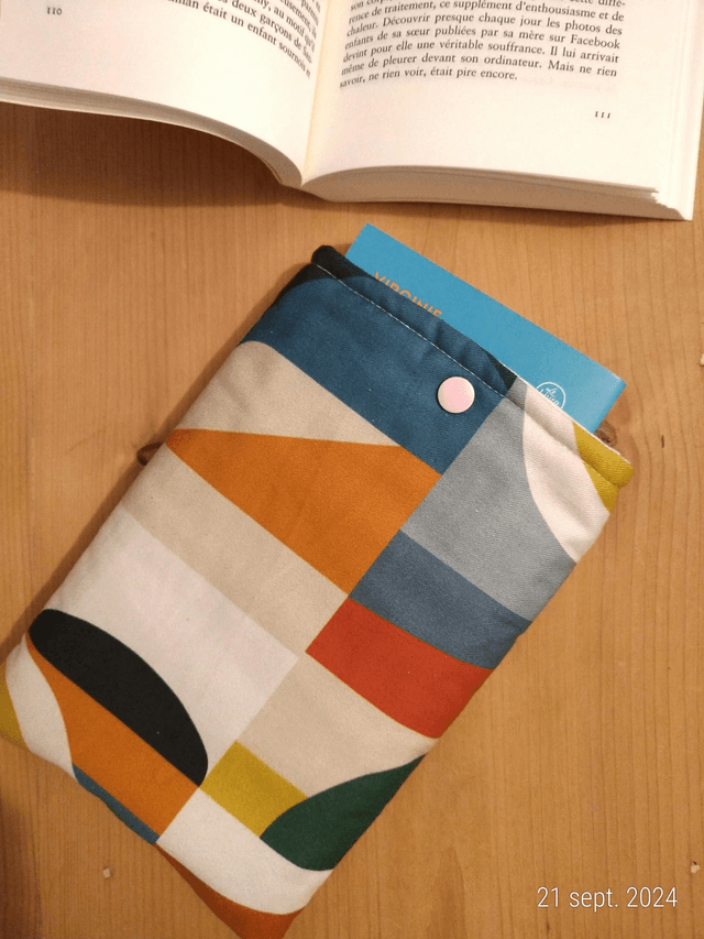 Pochette à livre de poche 