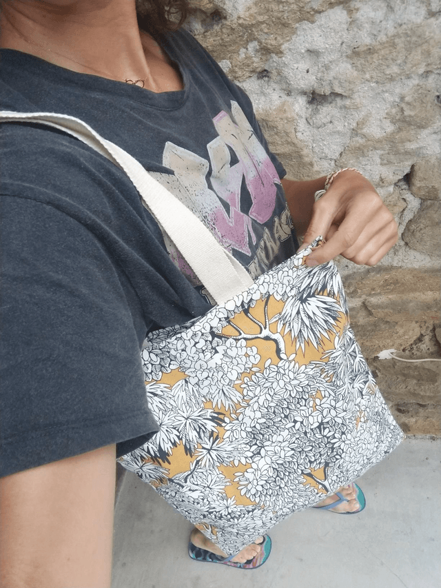Tote bag 